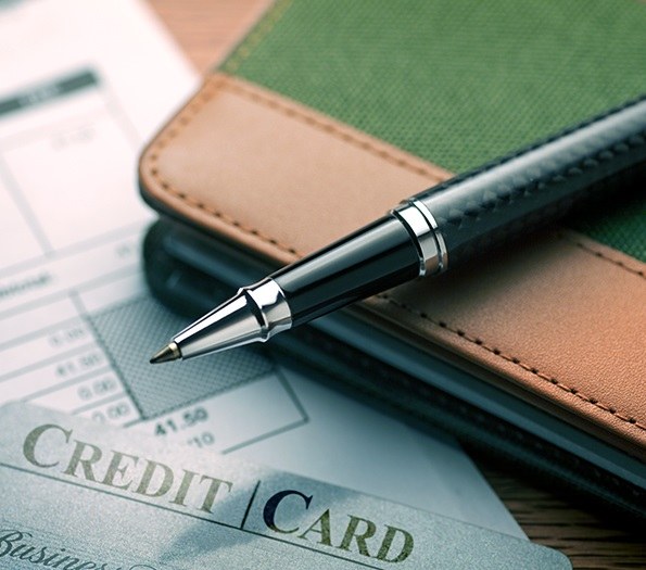 Dos and Donts of Credit Check Webinar Credit Card Bill Pen and Wallet